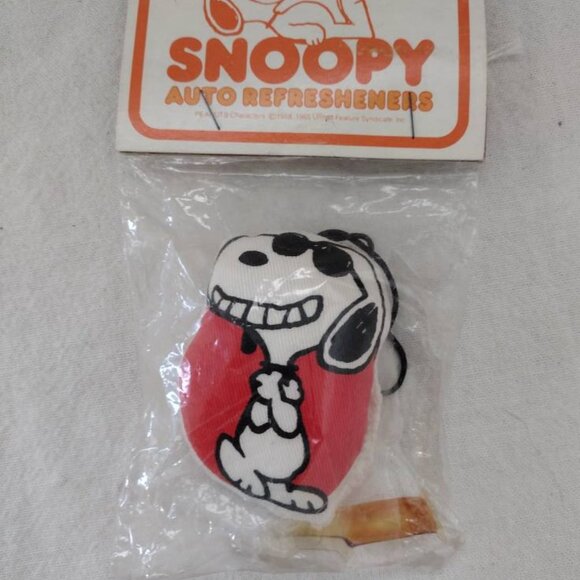 LOT OF 6 – Various Vintage Peanuts Snoopy Items - Picture 7 of 8